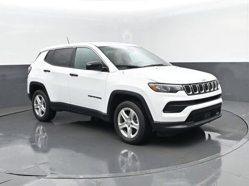 Used 2023 Jeep Compass Sport AWD/4WD image 3