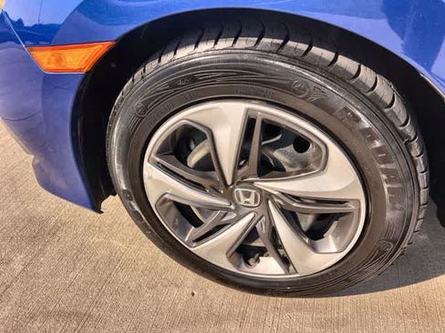 Used 2019 Honda Civic LX image 9