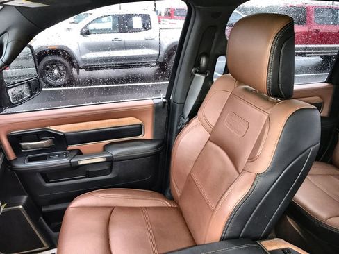 Used 2024 RAM 2500 Limited w/ Towing Technology Group image 23