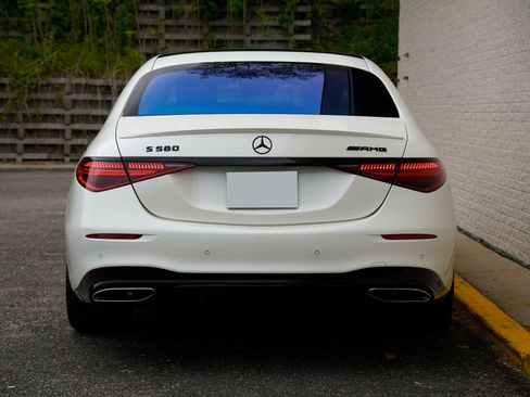 Used 2021 Mercedes-Benz S 580 4MATIC Sedan image 5