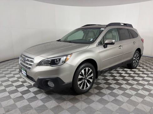 Used 2016 Subaru Outback 2.5i Limited AWD/4WD image 3