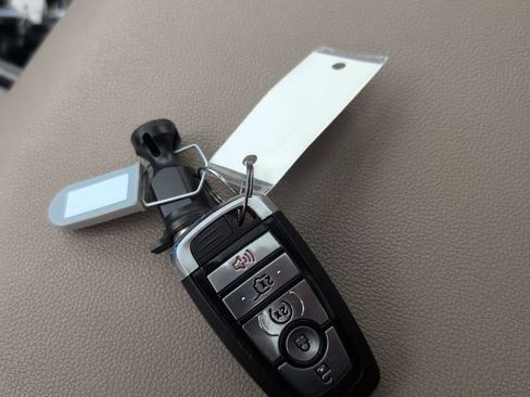 Used 2024 Ford Expedition Limited image 51