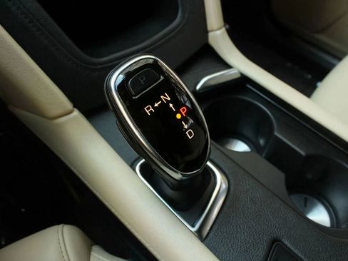 Used 2018 Cadillac XT5 AWD image 38