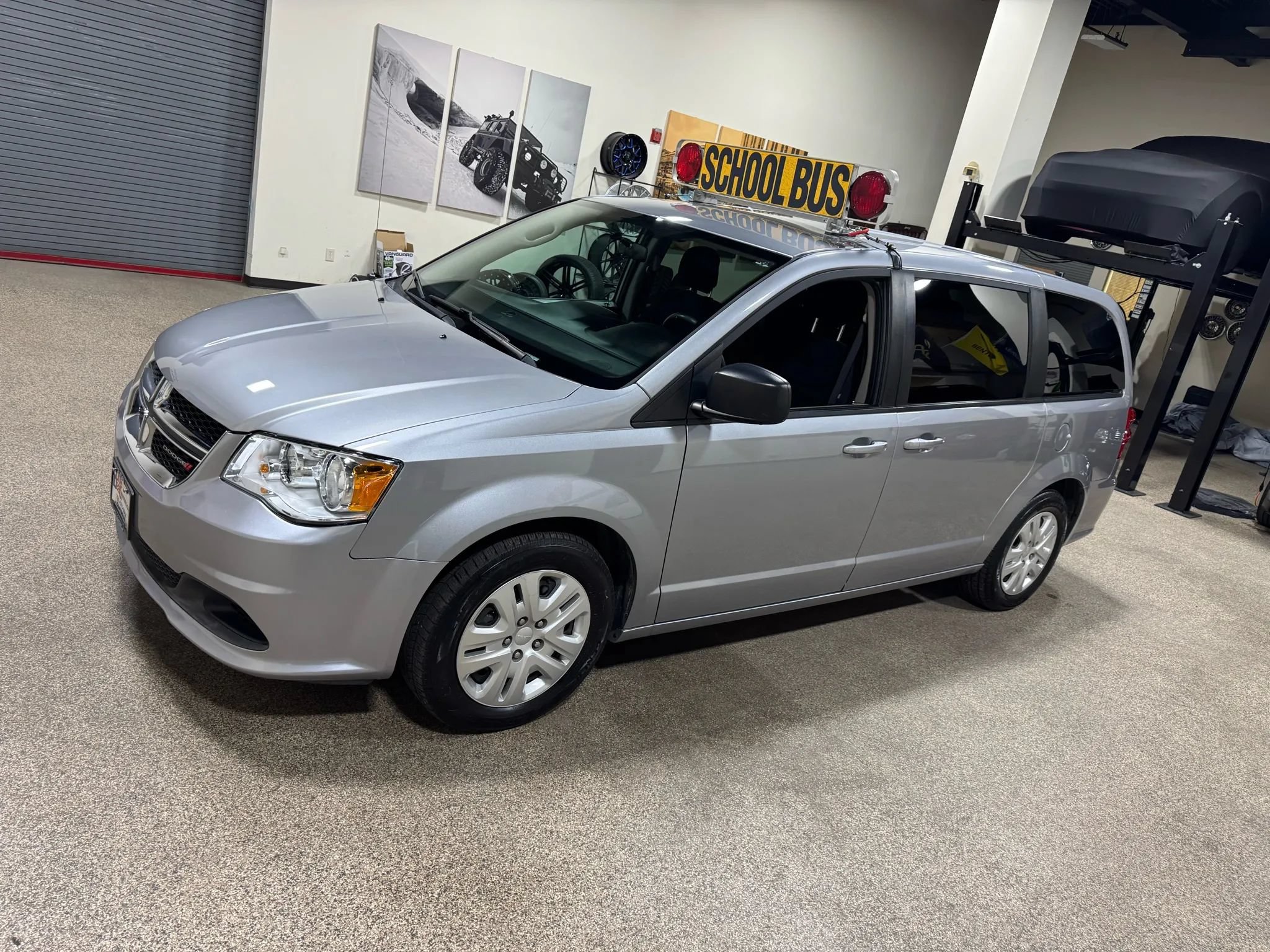 Used 2018 Dodge Grand Caravan SE FWD image 9