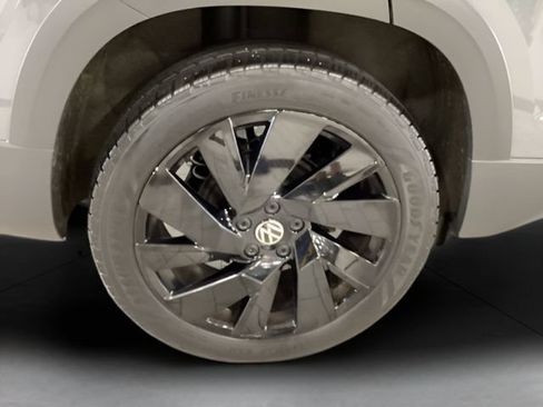Certified 2024 Volkswagen Taos SEL AWD/4WD image 24