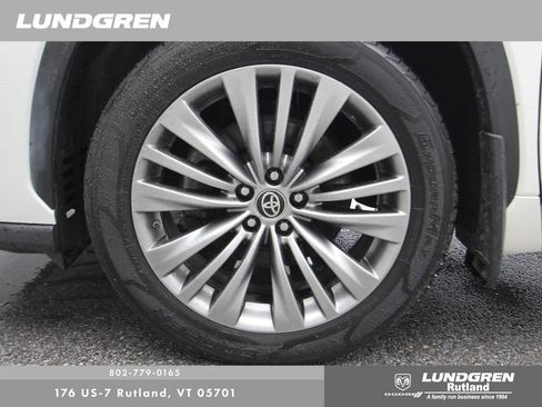 Used 2020 Toyota Highlander Platinum AWD/4WD image 12