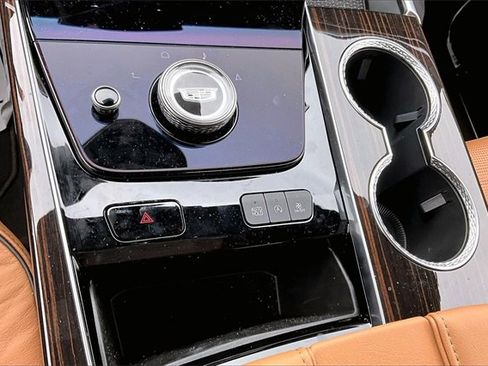 Used 2026 Cadillac Escalade Luxury w/ Touring Package image 26