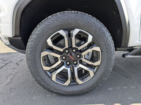New 2025 GMC Canyon AT4 w/ Nightfall Edition image 27