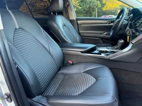 Used 2018 Toyota Camry SE FWD image 10
