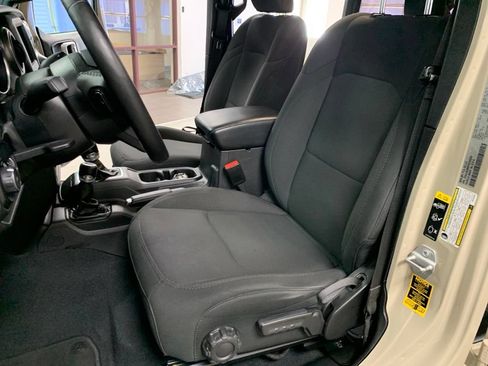 Used 2022 Jeep Wrangler Unlimited Sport AWD/4WD image 16