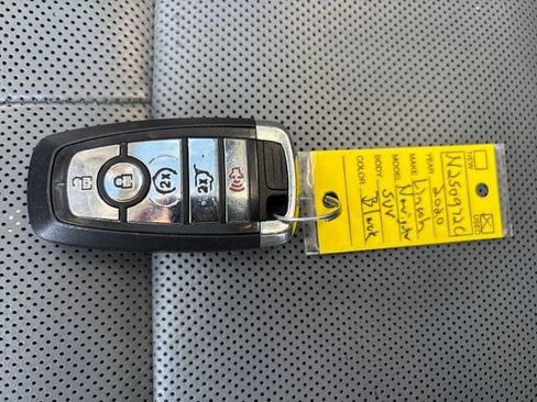 Used 2020 Lincoln Navigator Reserve image 11