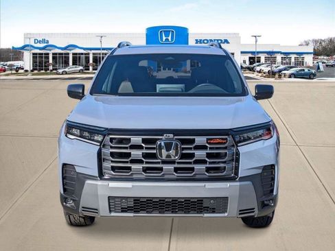 New 2026 Honda Pilot TrailSport image 8