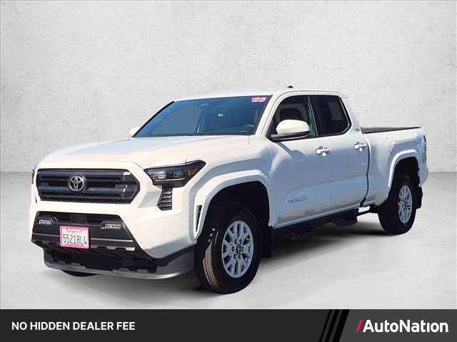 Certified 2025 Toyota Tacoma SR5 AWD/4WD image 1