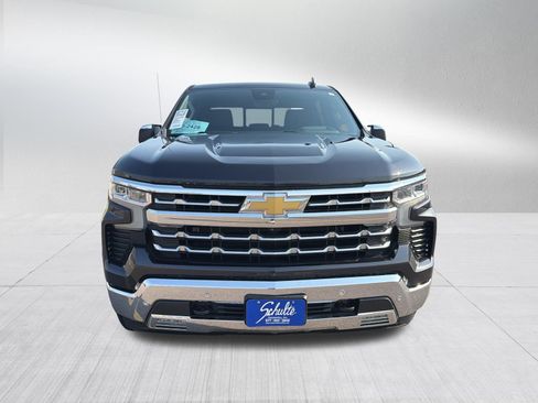 Used 2022 Chevrolet Silverado 1500 LTZ w/ LTZ Premium Package AWD/4WD image 2