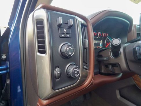 Used 2018 Chevrolet Silverado 1500 High Country AWD/4WD image 19