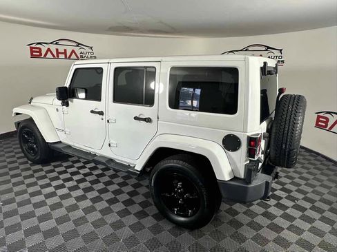 Used 2015 Jeep Wrangler Unlimited Sahara AWD/4WD image 5