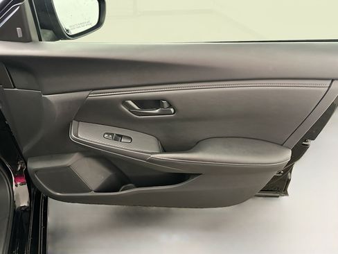 Used 2025 Nissan Sentra S FWD image 32