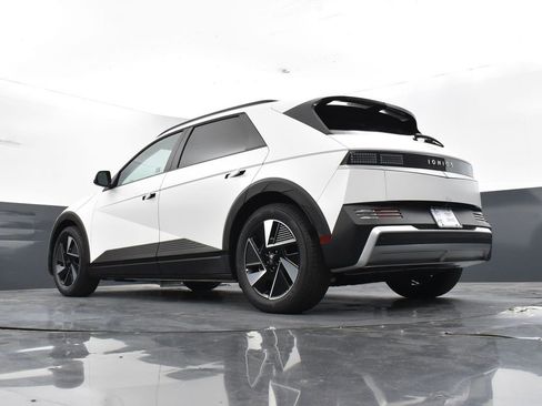 New 2025 Hyundai Ioniq 5 SEL image 36