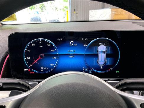 Used 2023 Mercedes-Benz GLB 250 4MATIC image 13