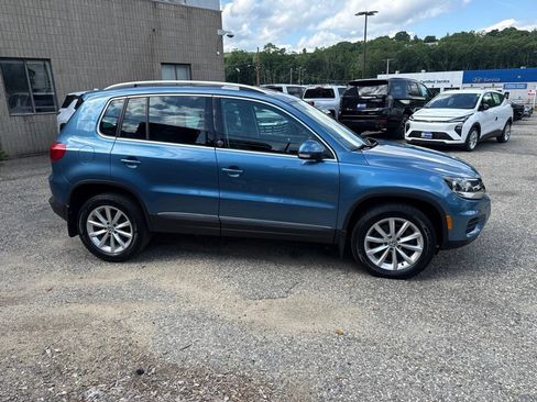 Used 2017 Volkswagen Tiguan Wolfsburg Edition AWD/4WD image 8