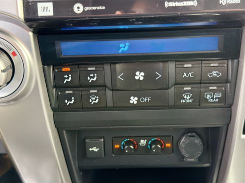 Used 2022 Toyota 4Runner Limited RWD image 32