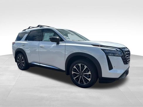 New 2026 Nissan Pathfinder Platinum w/ Cargo Package AWD/4WD image 7