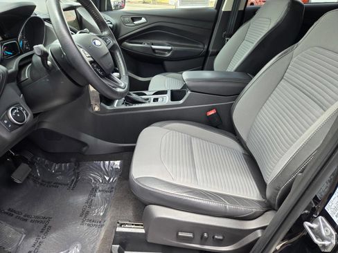 Certified 2018 Ford Escape SE w/ SE Sport Appearance Package AWD/4WD image 28