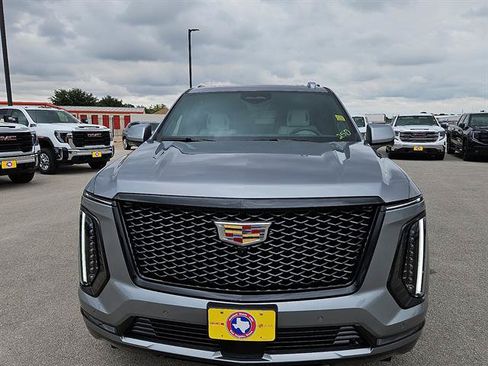 Used 2026 Cadillac Escalade Platinum Sport w/ LPO, Floor Liner Package AWD/4WD image 8