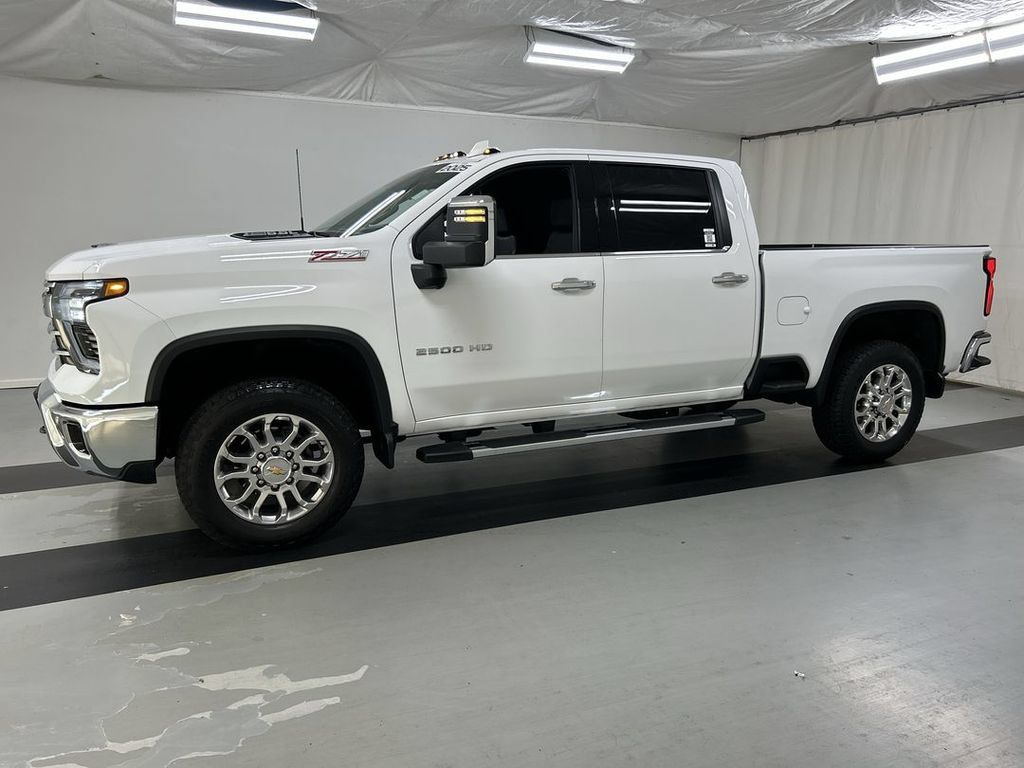Used 2025 Chevrolet Silverado 2500 LTZ w/ LTZ Plus Package AWD/4WD image 6