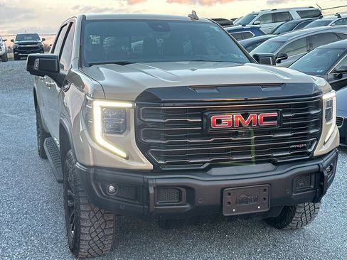 Used 2023 GMC Sierra 1500 AT4X image 4