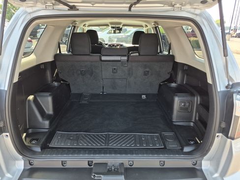 Used 2021 Toyota 4Runner TRD Off-Road AWD/4WD image 31