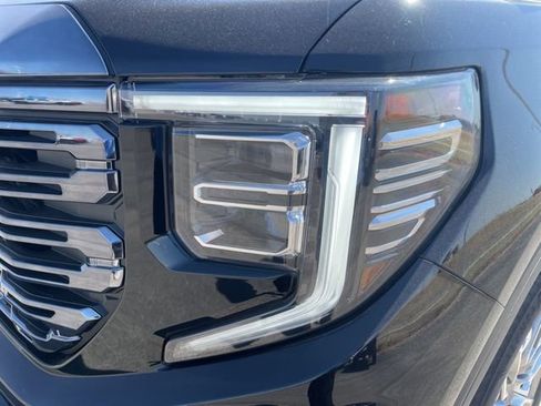 Used 2023 GMC Sierra 1500 Denali Ultimate image 9