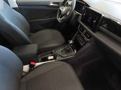 Certified 2026 Volkswagen Taos SE FWD image 25