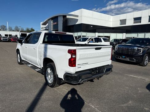 Used 2024 Chevrolet Silverado 1500 LT w/ Z71 Off-Road Package AWD/4WD image 3