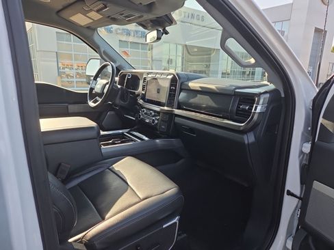 Used 2024 Ford F250 Lariat w/ Lariat Ultimate Package AWD/4WD image 14