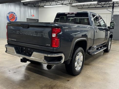 Used 2020 Chevrolet Silverado 2500 LTZ w/ LTZ Premium Package AWD/4WD image 15