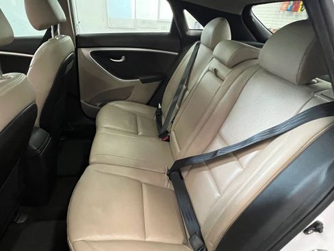 Used 2016 Hyundai Elantra GT w/ Option Group 03 FWD image 13