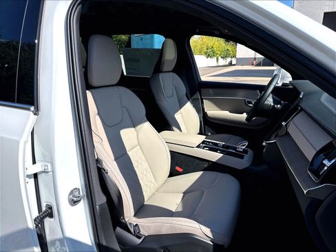 New 2026 Volvo XC90 B5 Core AWD/4WD image 31