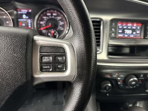 Used 2013 Dodge Charger SE RWD image 11