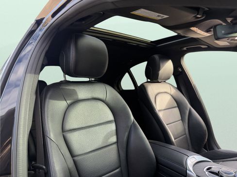 Used 2021 Mercedes-Benz C 300 Sedan image 38