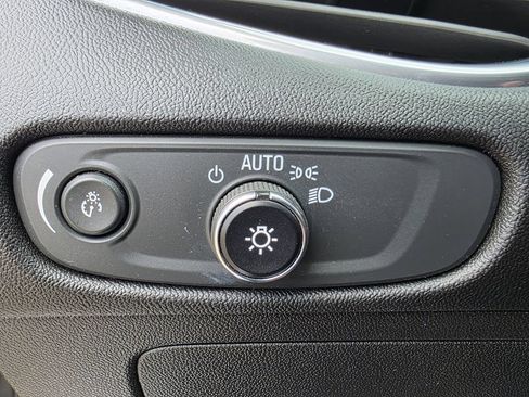 Used 2020 Chevrolet Malibu LT FWD image 32