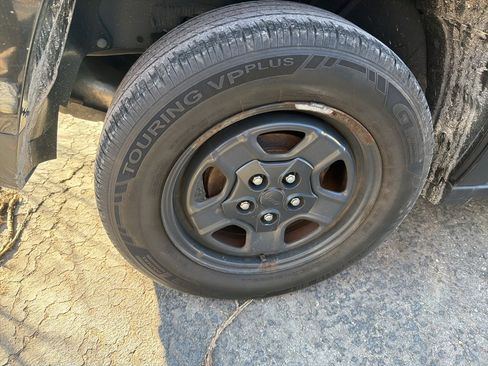 Used 2014 Jeep Patriot Latitude image 9