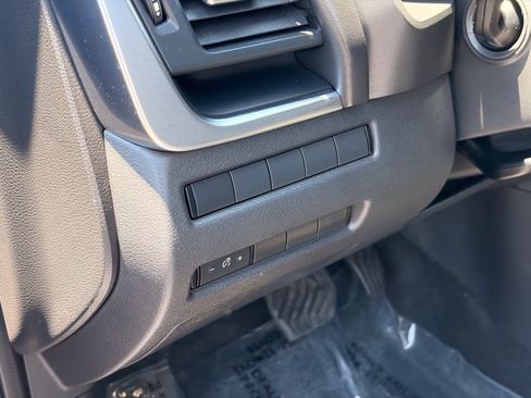 Used 2021 Nissan Rogue S FWD image 20
