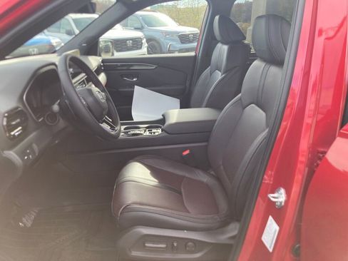 New 2025 Honda Pilot Black Edition image 9
