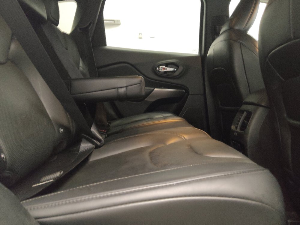 Used 2019 Jeep Cherokee Limited AWD/4WD image 19