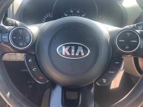 Used 2015 Kia Soul image 32