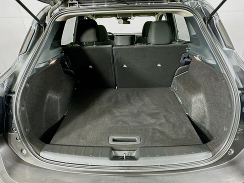 Used 2025 Nissan Kicks SV FWD image 27
