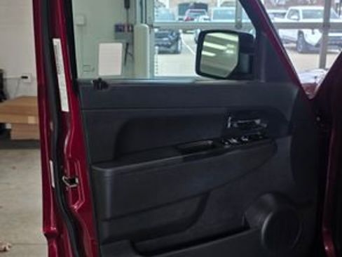 Used 2012 Jeep Liberty Sport w/ Popular Equipment Group image 7