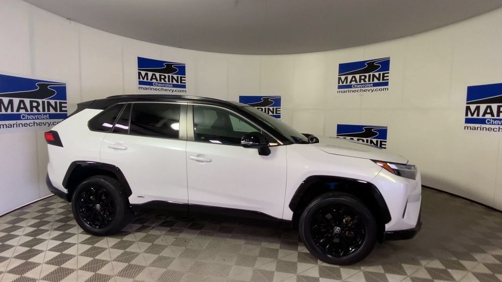 Used 2023 Toyota RAV4 XSE AWD/4WD image 3