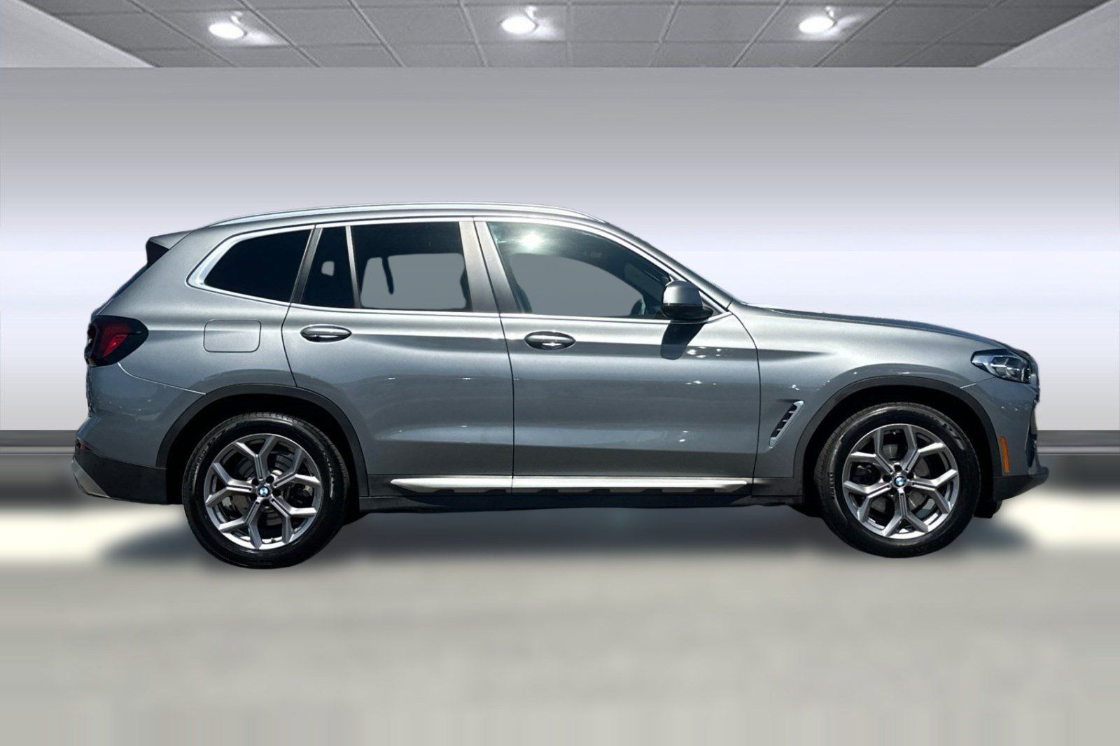 Used 2024 BMW X3 sDrive30i w/ Convenience Package RWD image 7